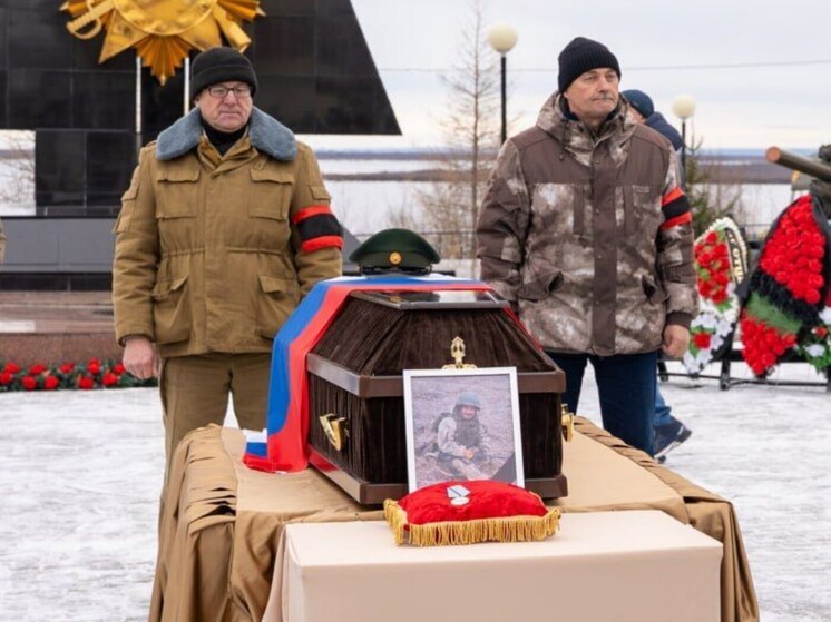 В селе Аксарка простились с погибшим на СВО Матвеем Кузнецовым