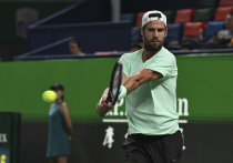 27 октября стало поворотной датой для двух ведущих российских теннисистов — Карена Хачанова и Андрея Рублёва. Оба спортсмена в один и тот же день прервали серии из пяти поражений подряд, одержав победы в первом круге последнего в сезоне турнира серии «Мастерс» в Париже.