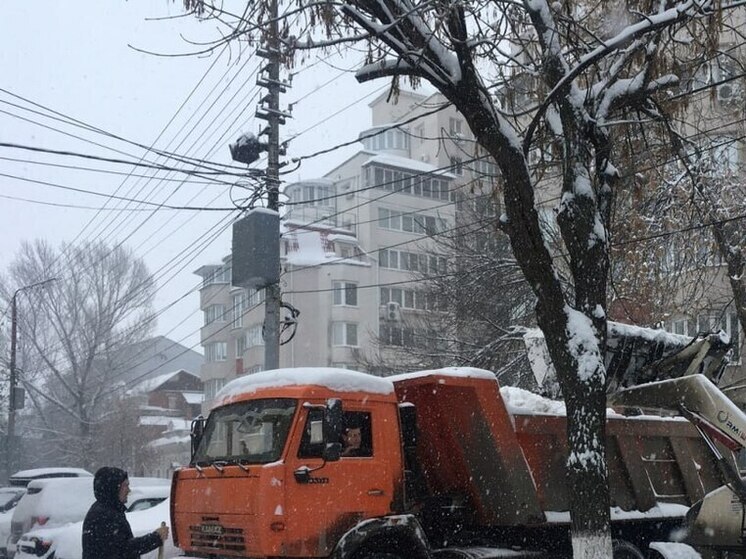 Мэрия Саратова назвала улицы, на которых запретят парковку