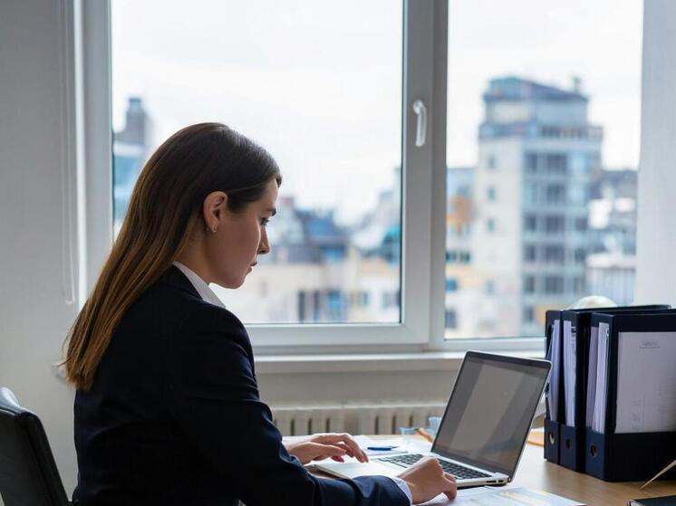 Бухгалтер не чиста на руку: чем закончились махинации с маской возврата