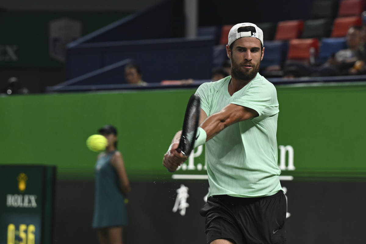 Российские теннисисты уверенно начали «Мастерс» в Париже