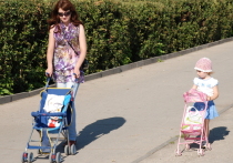 В Саратовской области вводятся единовременные выплаты в 50 тысяч рублей при рождении двойни, и 100 тысяч рублей если в семье появилась тройня