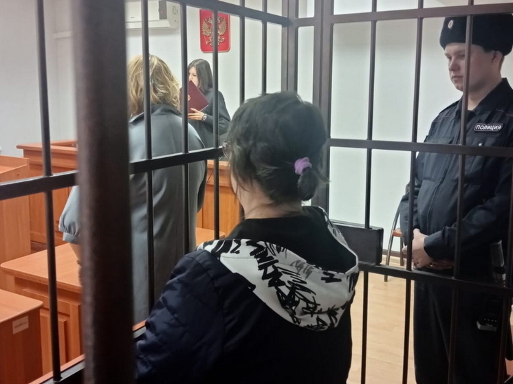 Йошкаролинка пыталась сжечь знакомую и напала на защищавшего ту мужчину