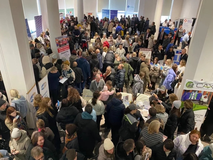 На ярмарке вакансий в Новосибирске представили более трёх тысяч рабочих мест