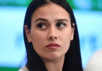 26-летняя российская синхронистка Майя Гурбанбердиева поделилась фотографиями с отдыха в ОАЭ. Трёхкратная чемпионка мира и трёхкратная чемпионка Европы в микст-дуэте сфотографировалась на пляже Абу-Даби в купальнике.