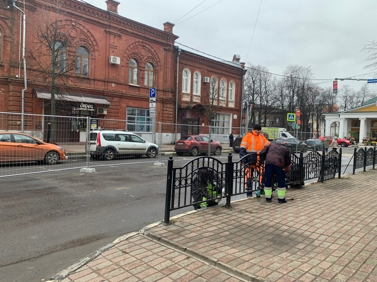 В Ярославле начали демонтаж «кроватных спинок» на Депутатской