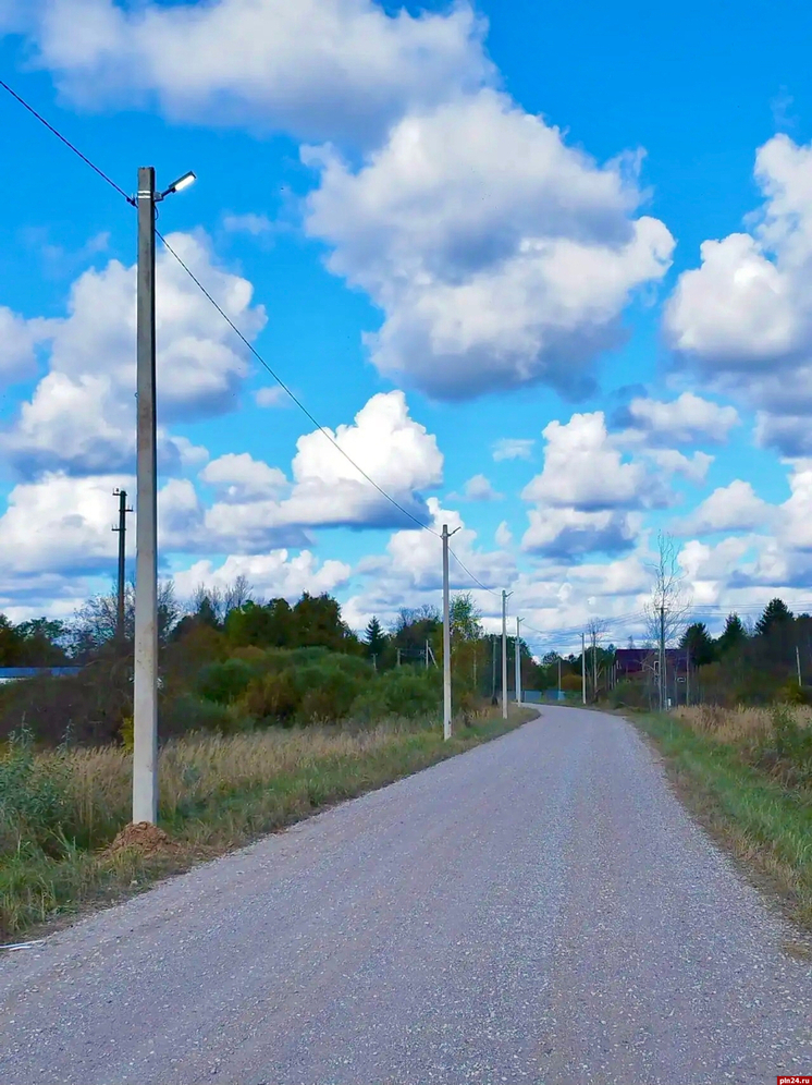 Да будет свет! В нескольких деревнях Псковского района появилось уличное освещение вдоль дорог