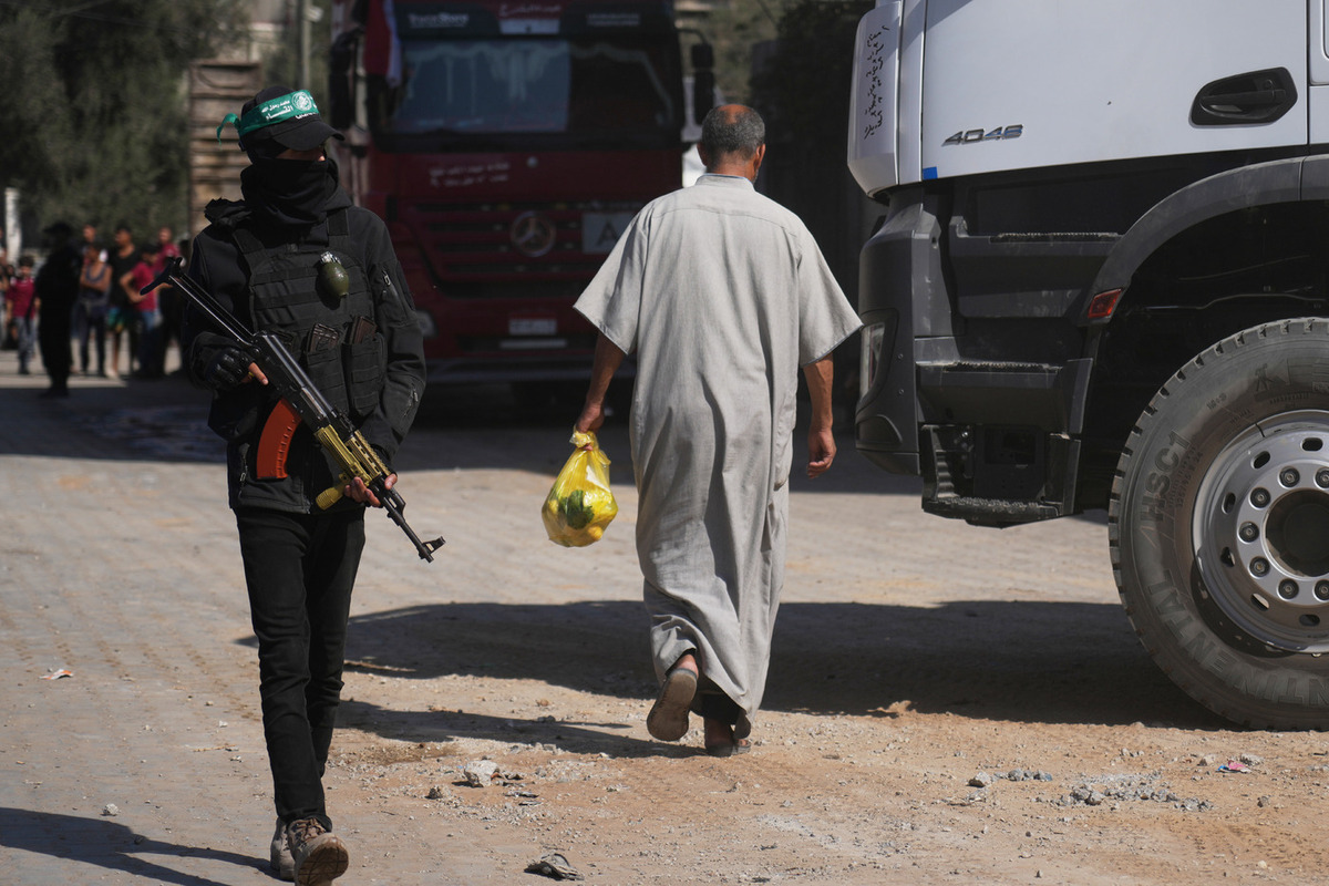 Израиль назвал «явным нарушением» передачу движением ХАМАС частей тел заложников