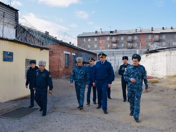Зампрокурора Тувы Владимир Родин проверил условия содержания под стражей в  Следственном изоляторе № 1