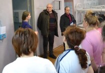 В России предлагают пересмотреть отношение к материнству среди женщин, находящихся в местах лишения свободы