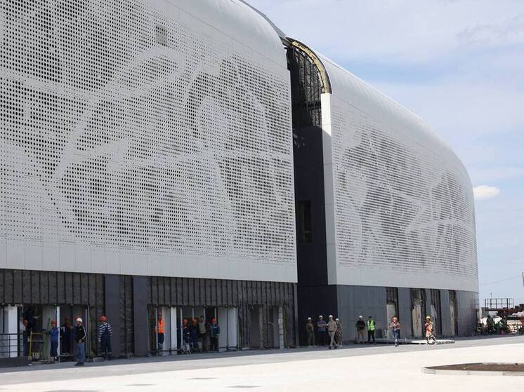 Почти 5 млрд рублей выделят на эксплуатацию ледовой арены на Стрелке