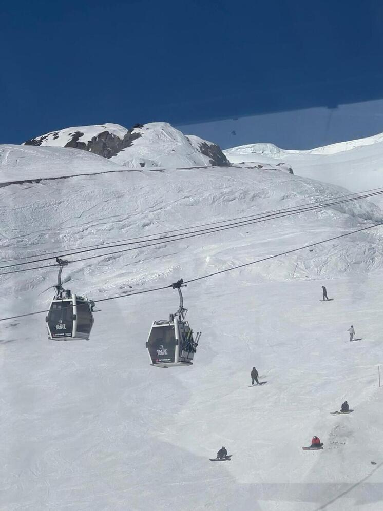 На Эльбрусе стартовали осенние сборы юных горнолыжников