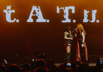 Большая редкость для Москвы сегодняшнего дня — два вечера столичные подмостки принимали поп-звезд мирового масштаба (хотя важно здесь не попутать масштаб с уровнем — ремарка для тех, кто любит вечно и по любому поводу спорить)