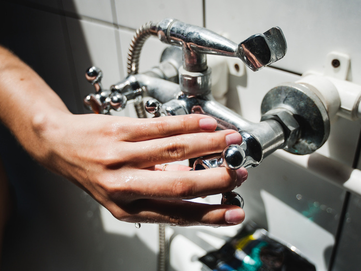 В Камызяке прекратили подачу холодной воды