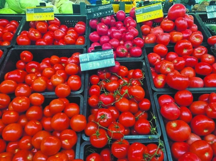 «Ты почем помидоры покупаешь? По 500? Ну и дурак, за углом по 1000 есть!» Старый анекдот про новых русских и галстуки можно пересказать на новый лад — об овощах