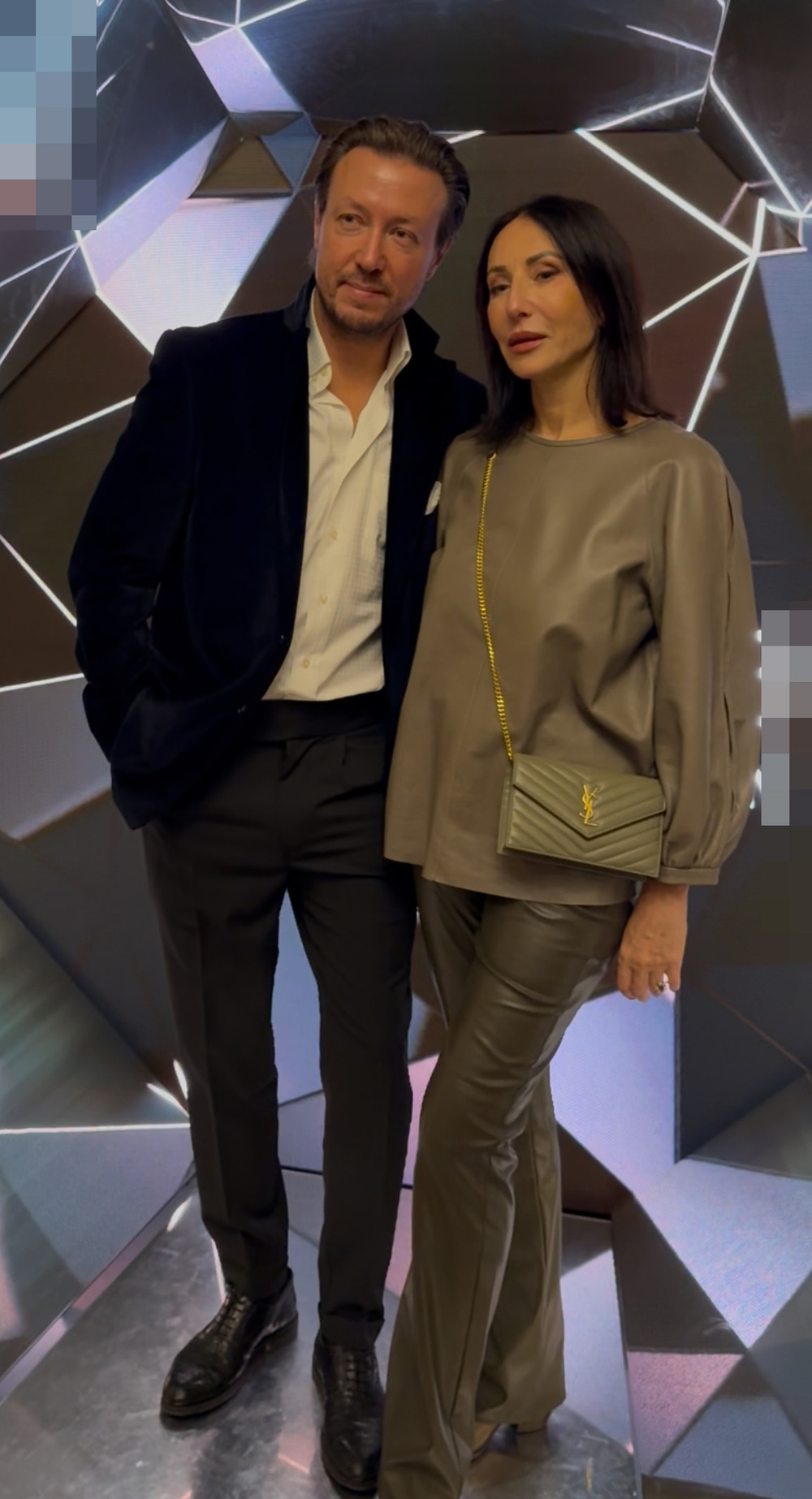 Знаменитости позируют