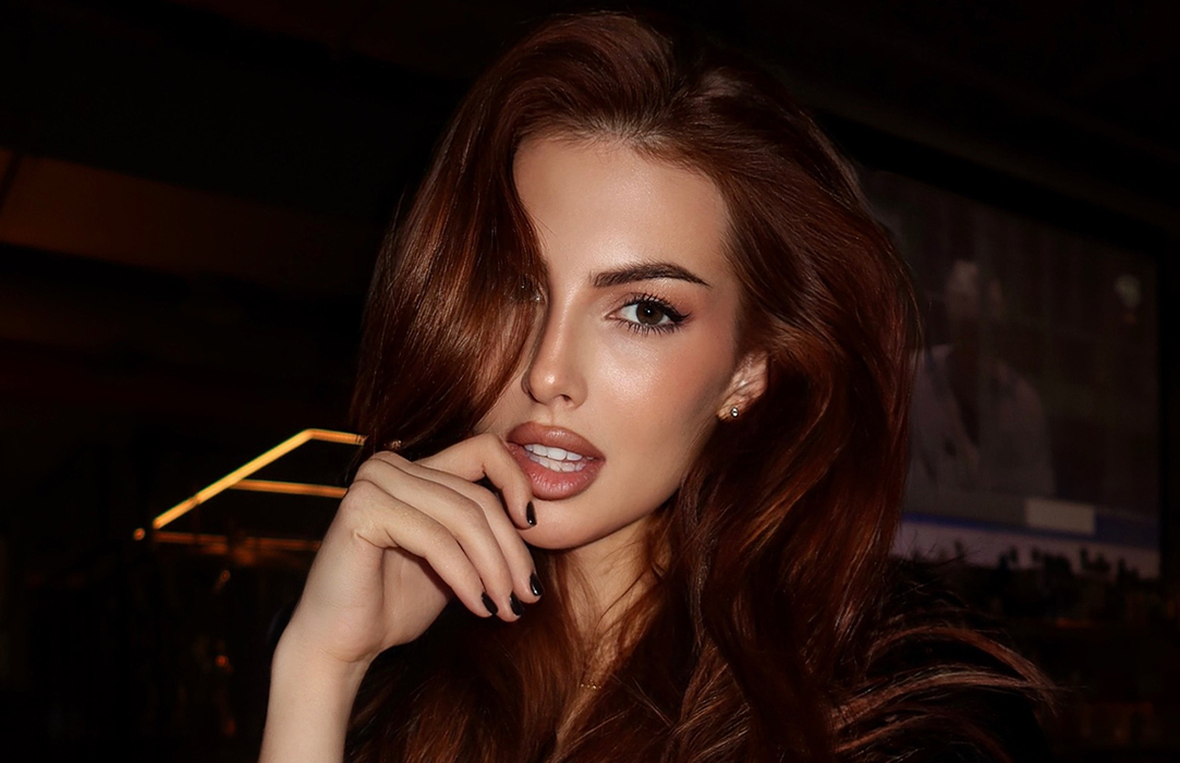 Анжелика Стубайло в леопардовом пальто