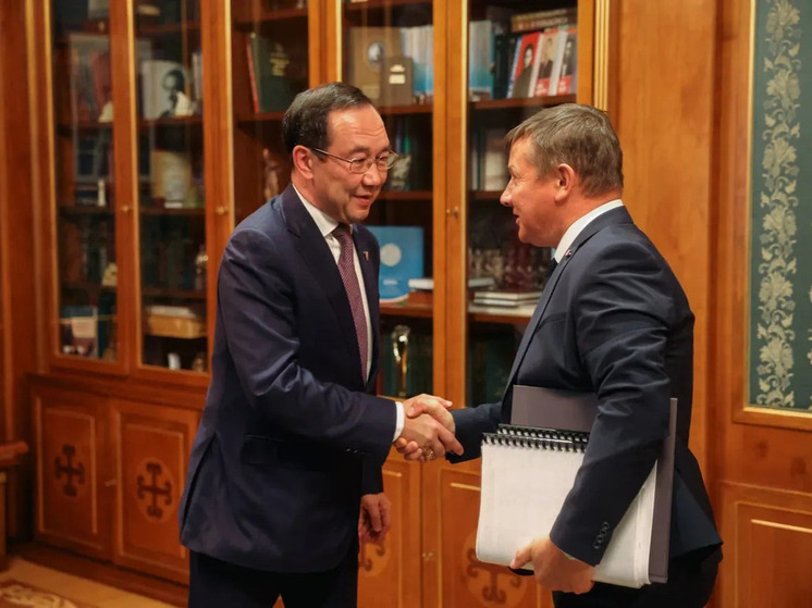 Глава Якутии обсудил с главой Алданского района вопросы развития территории и переселения из аварийного жилья