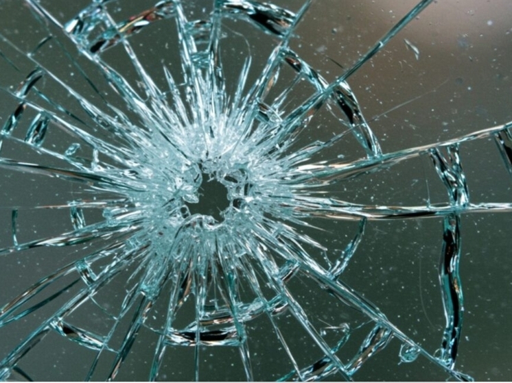 В Якутске мужчина из ревности разбил окно квартиры