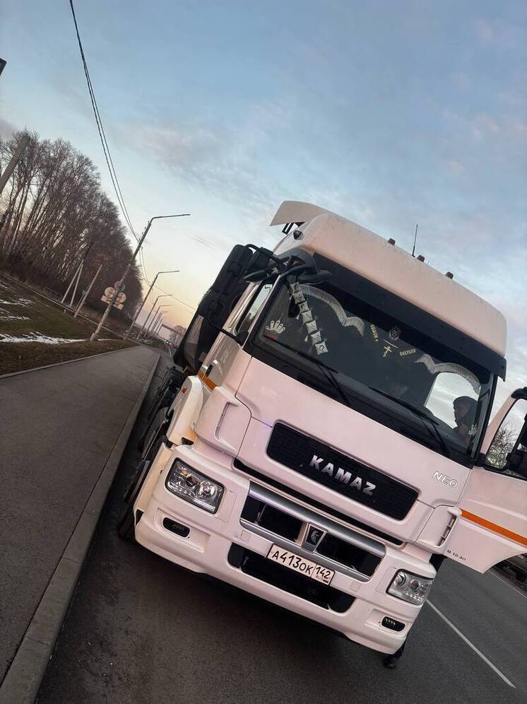 В Кузбассе сотрудники дорожной полиции задержали водителя грузовика, пытавшегося обмануть систему