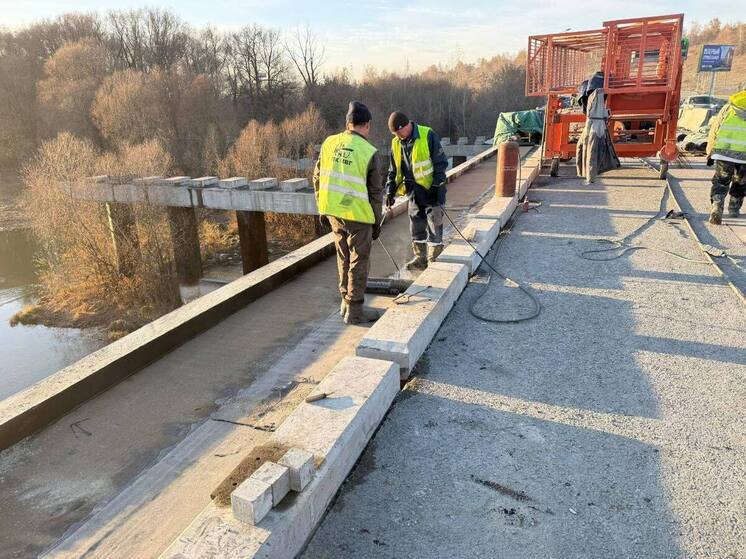 В ноябре планируют полностью открыть движение по мосту через Иню в Новосибирске