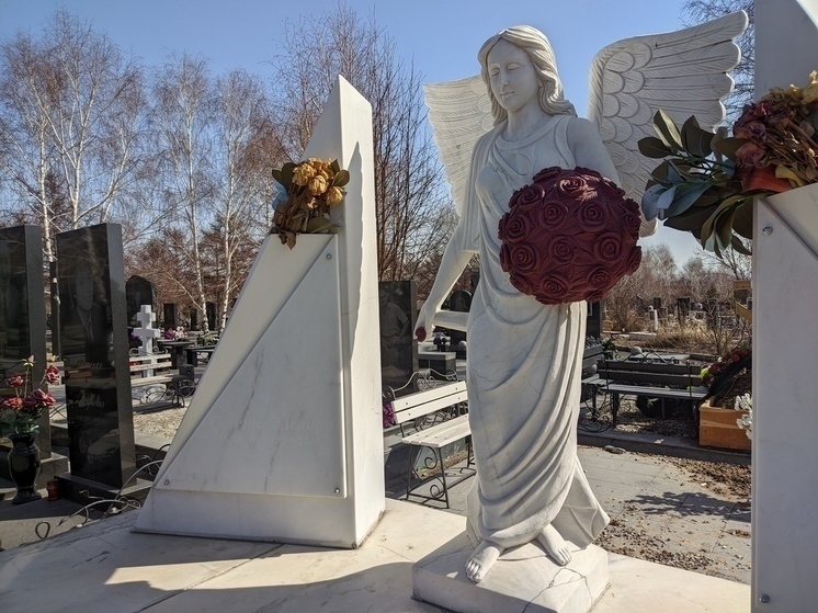 В Красноярске простились с мальчиком, погибшим от нападения собак