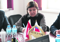 Депутатский мандат ей был выдан решением Избирательной комиссии Тюменской области от 10 июля 2025 года