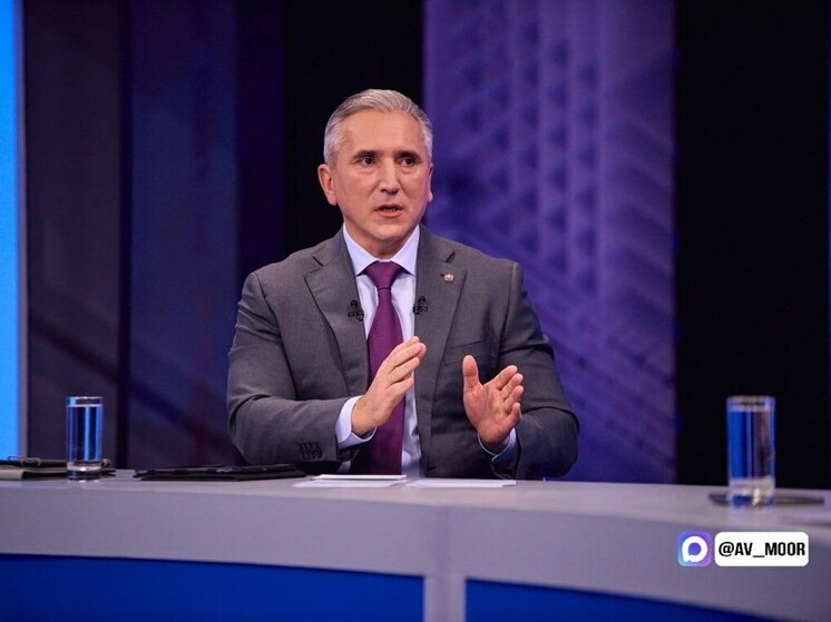 Губернатор Тюменской области провёл прямую линию с жителями региона