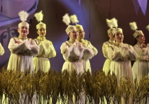 В Алматы впервые за всю историю театрального искусства в Казахстане был представлен хоровой гала-концерт-спектакль «Япурай», созданный на основе самых популярных казахских песен — народных и написанных известными авторами и композиторами