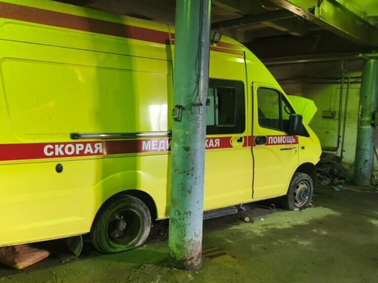Единственный реанимобиль в Искитиме Новосибирской области 1,5 года ржавеет в гараже