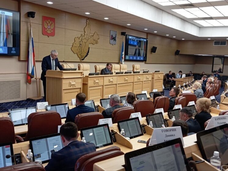 Пока главврачи не будут заинтересованы в молодом персонале, нам не сдвинуть эту гору, считает спикер ЗС