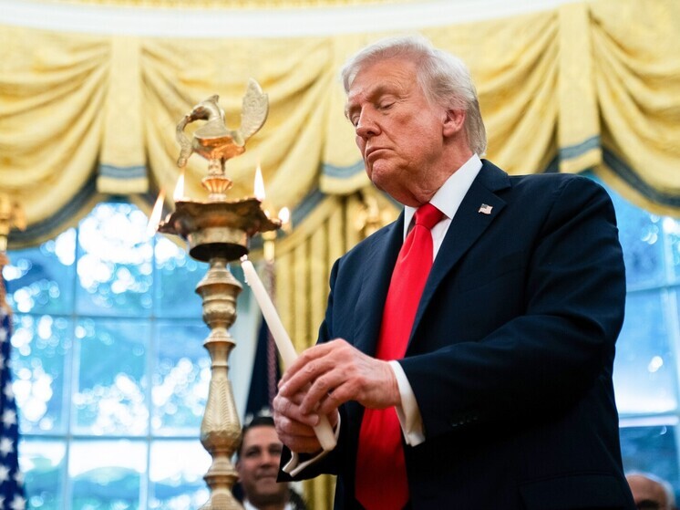 Дональд Трамп, прикрываясь новыми санкциями, которые сам же считает малоэффективными, фактически отвёл России полгода для достижения поставленных целей в рамках Специальной военной операции — освобождения всего Донбасса