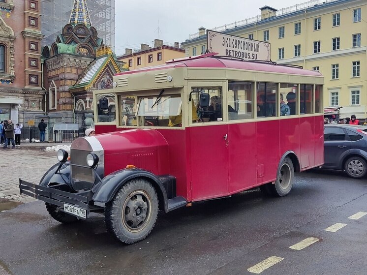 В Петербурге начали нуждаться в экскурсоводах из-за активных русских туристов