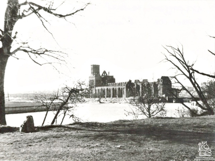 Калининградский госархив показал фото  с видом на Кафедральный собор