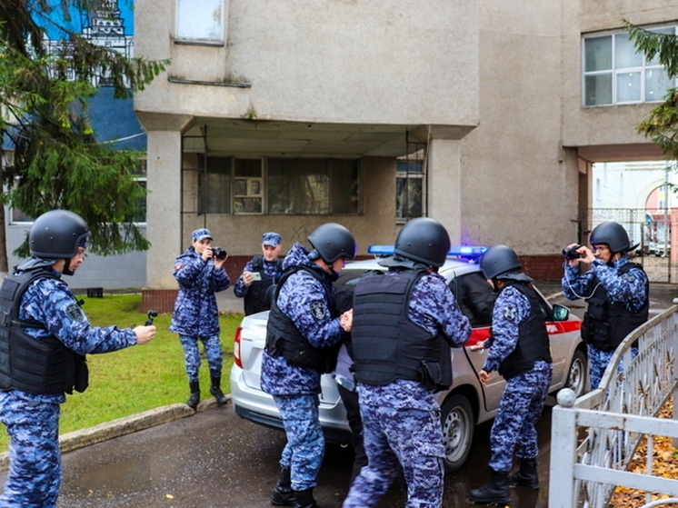 В Йошкар-Оле журналисты вышли на службу с сотрудниками Росгвардии