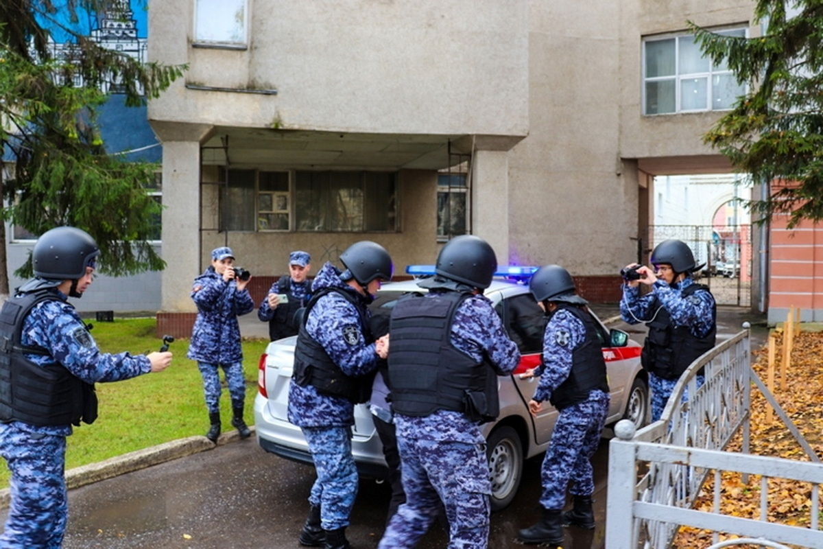 В Йошкар-Оле журналисты вышли на службу с сотрудниками Росгвардии