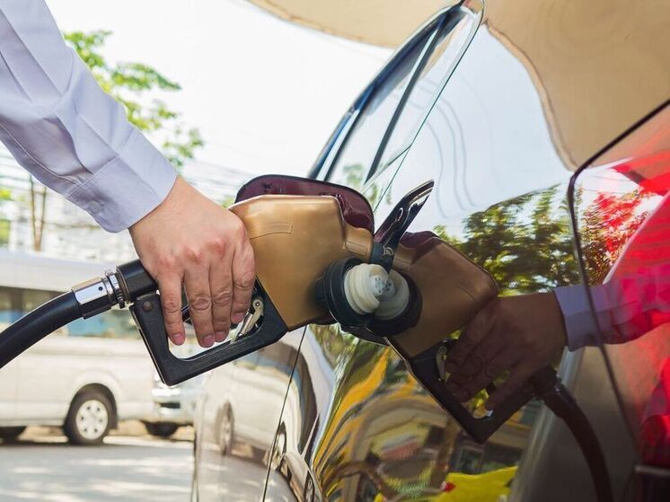  Россия столкнулась с топливным кризисом: бензин дорожает, АЗС закрываются