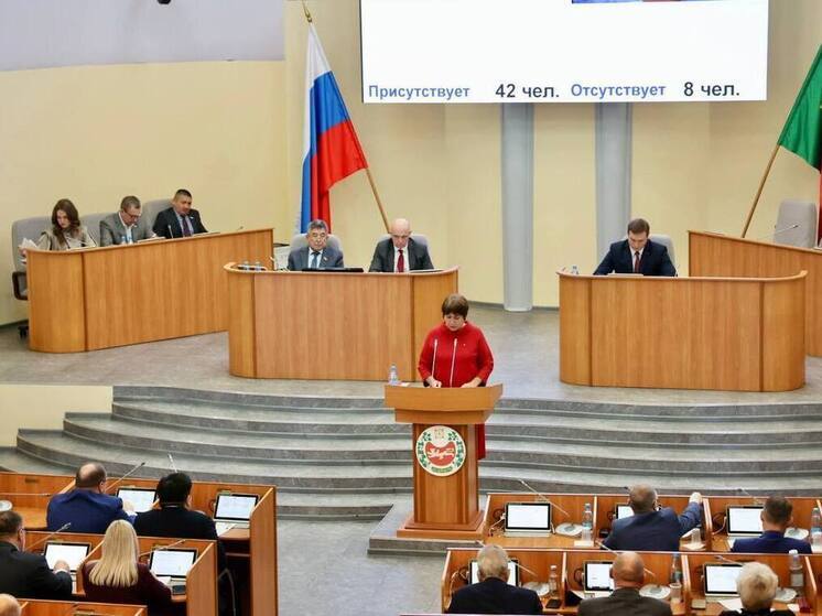 Сергей Сокол на сессии парламента Хакасии поблагодарил депутатов за работу