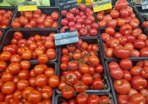 «Ты почем помидоры покупаешь? По 500? Ну и дурак, за углом по 1000 есть!» Старый анекдот про новых русских и галстуки можно пересказать на новый лад — об овощах