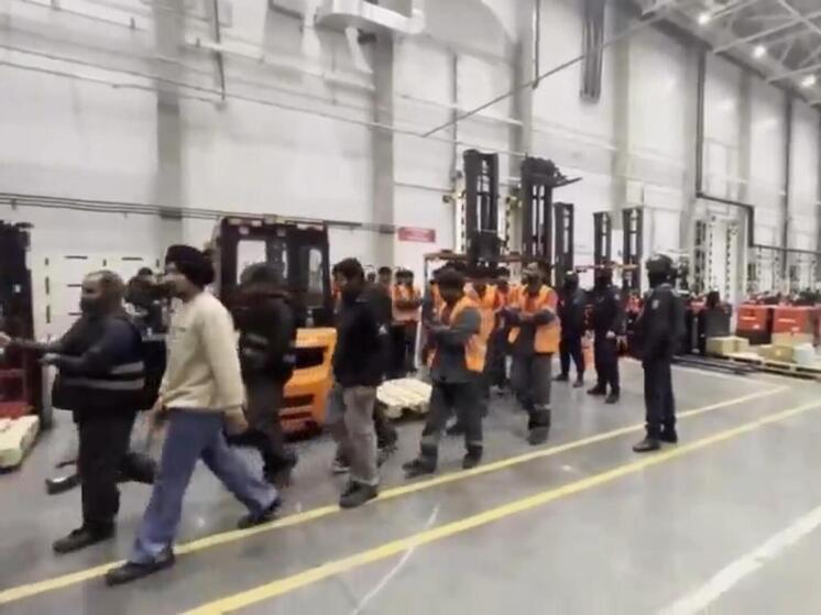 География нелегальной миграции расширяется в Подмосковье — в последнее время все чаще стали задерживать гастарбайтеров без документов, прибывших из дальнего Зарубежья