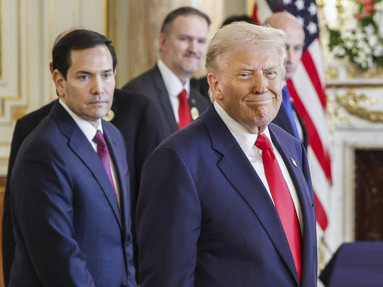 Трамп пожимает плечами для демонстрации пренебрежения к нормам