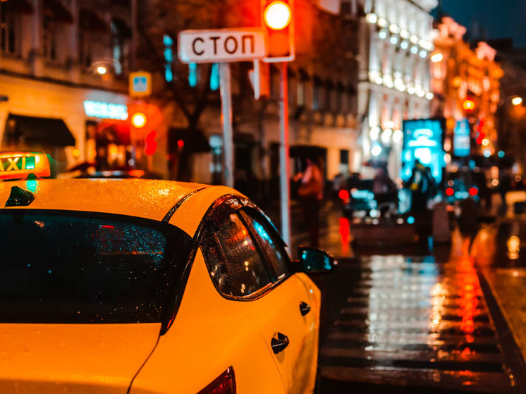 Липецкий таксист стал подозреваемым в краже рюкзака с ноутбуком