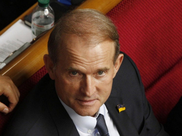 Медведчук: Зеленский может спасти бойцов ВСУ, отдав приказ сложить оружие