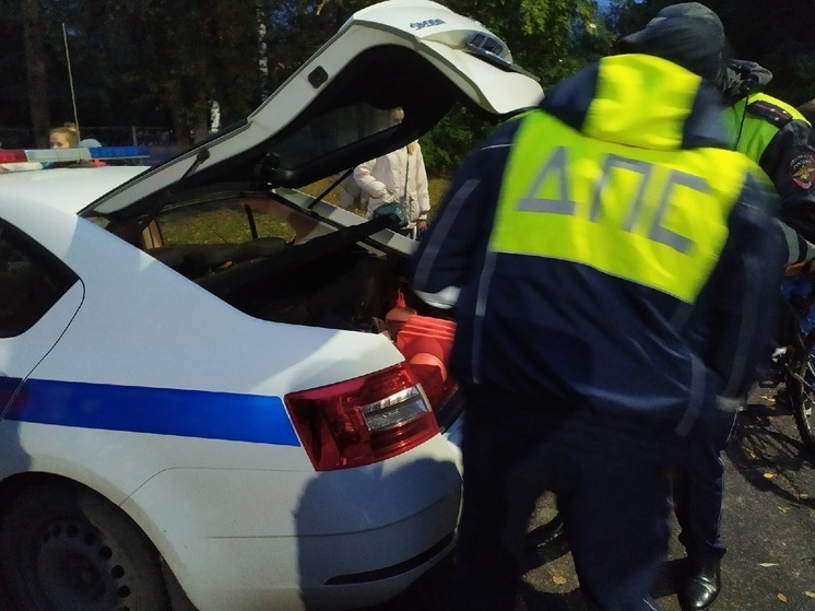 Подросток гонял по улицам Череповца на легковушке без лобового стекла