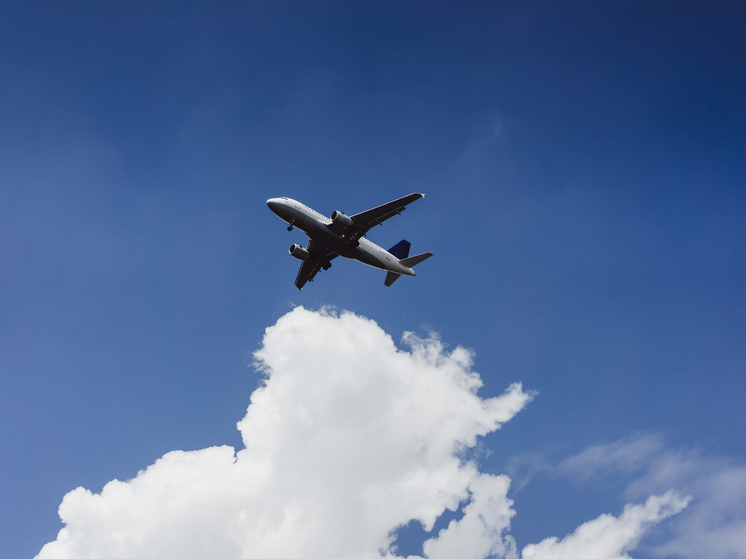 Самолет ушел на второй круг из-за угрозы столкновения в небе над Самарой