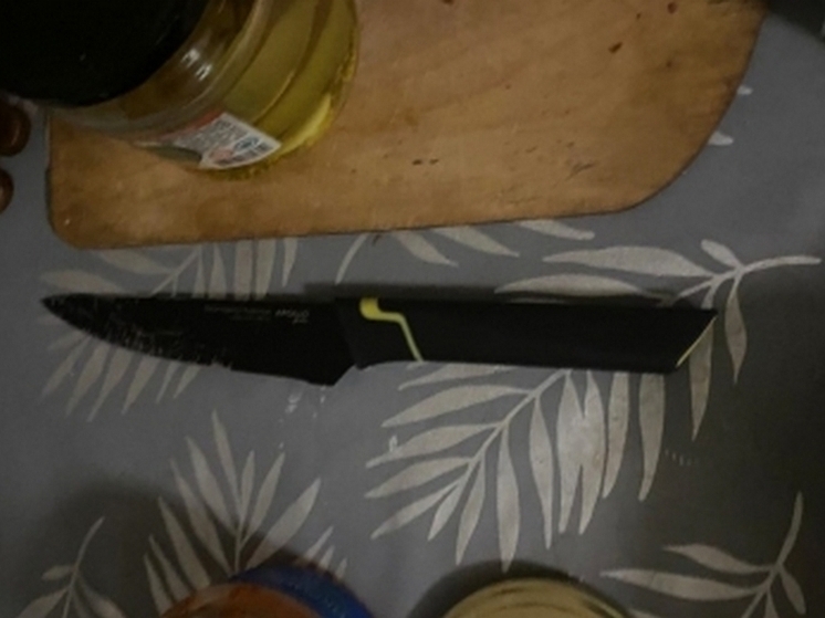 В Улан-Удэ подросток устроил пьяную поножовщину в квартире приятеля