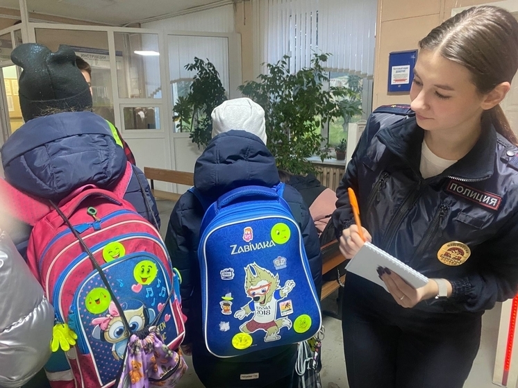 В Орле госавтоинспекторы проверяли наличие световозвращающих элементов на одежде детей