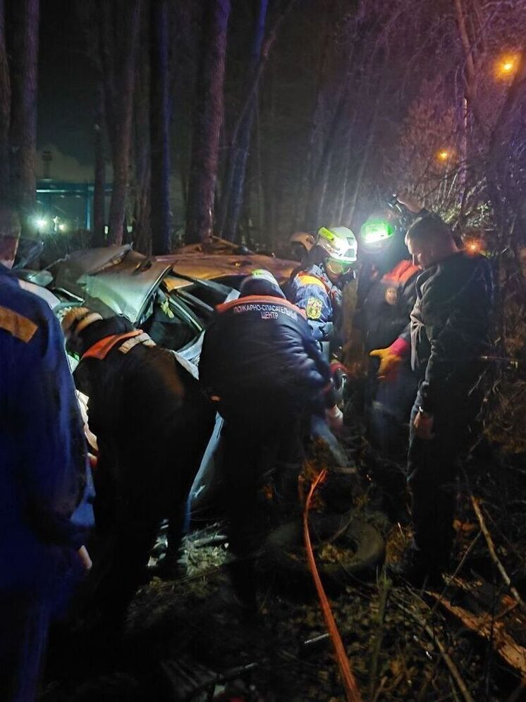 Пензенские спасатели освободили пострадавшего в результате ночного ДТП