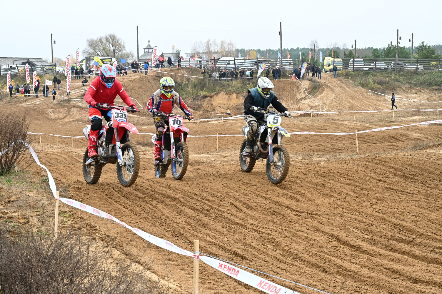 В Серпухове закрыли сезон пляжного мотокросса