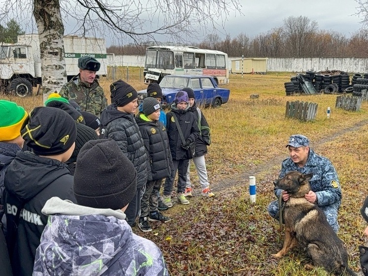 Спецназовцы «Сивуча» провели в Архангельске урок мужества для юных хоккеистов